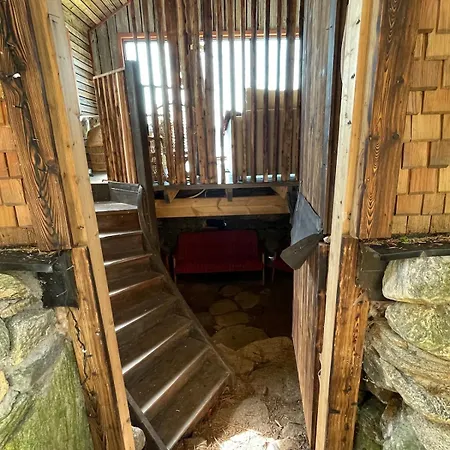 Domek alpejski Forest Hideaway With Scenic View Fiska